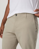 Vuori Men's Truffle Classic 32" Meta Pant