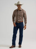 Wrangler Men's Wrinkle Resistant Long Sleeve Biscotti Snap Shirt