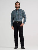 Wrangler Men's Wrinkle Resistant Long Sleeve Storm Snap Shirt