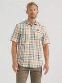 Wrangler Mens Keystone Plaid Asymmetric SS Zip Pocket Shirt